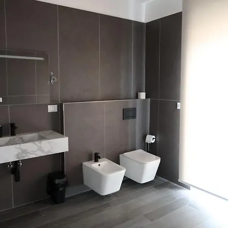 ゲストハウス Airport Grey